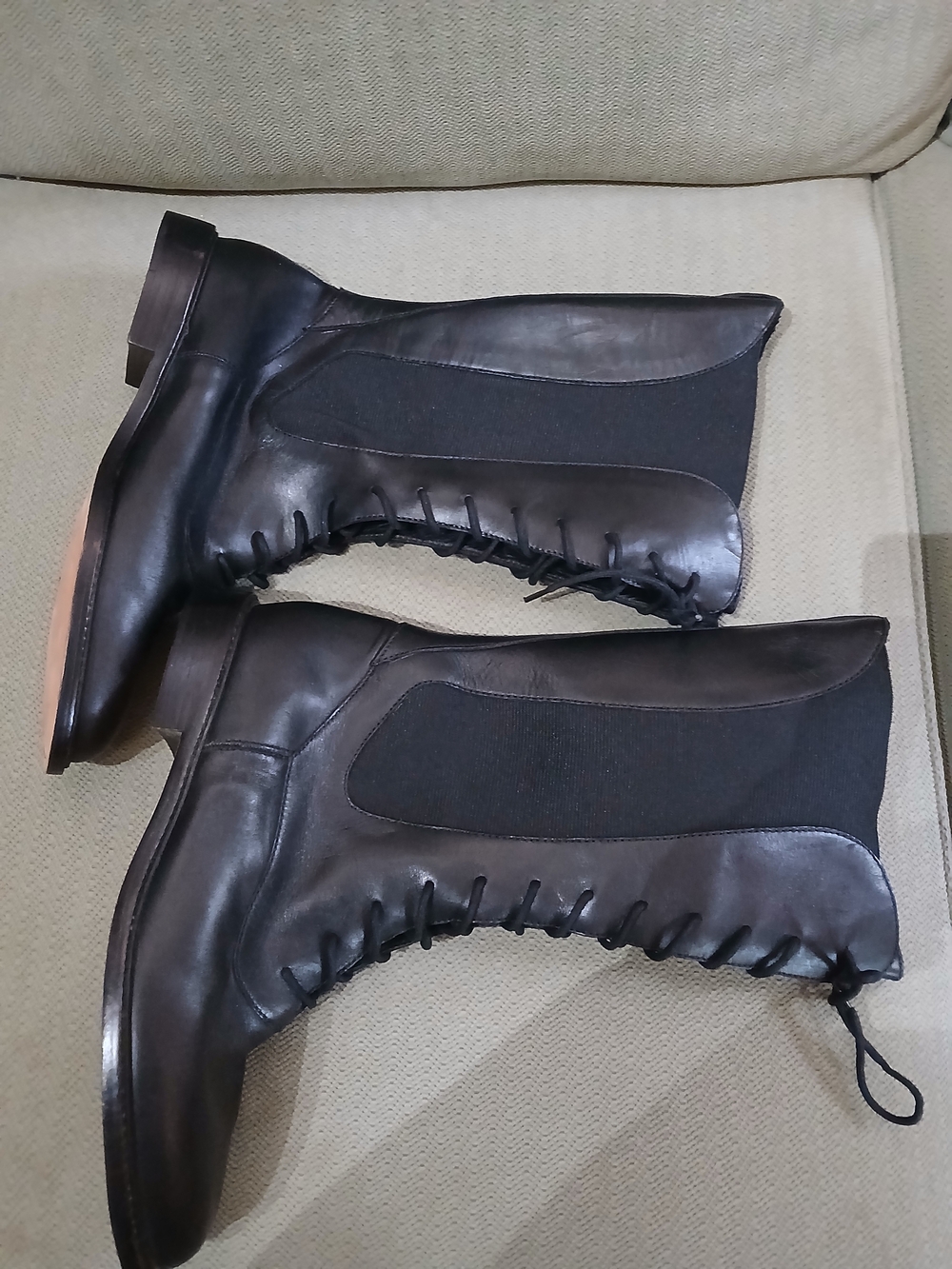 Cole Haan Women's Country Black Leather Lace-Up Boots Size 11AA (Narrow)